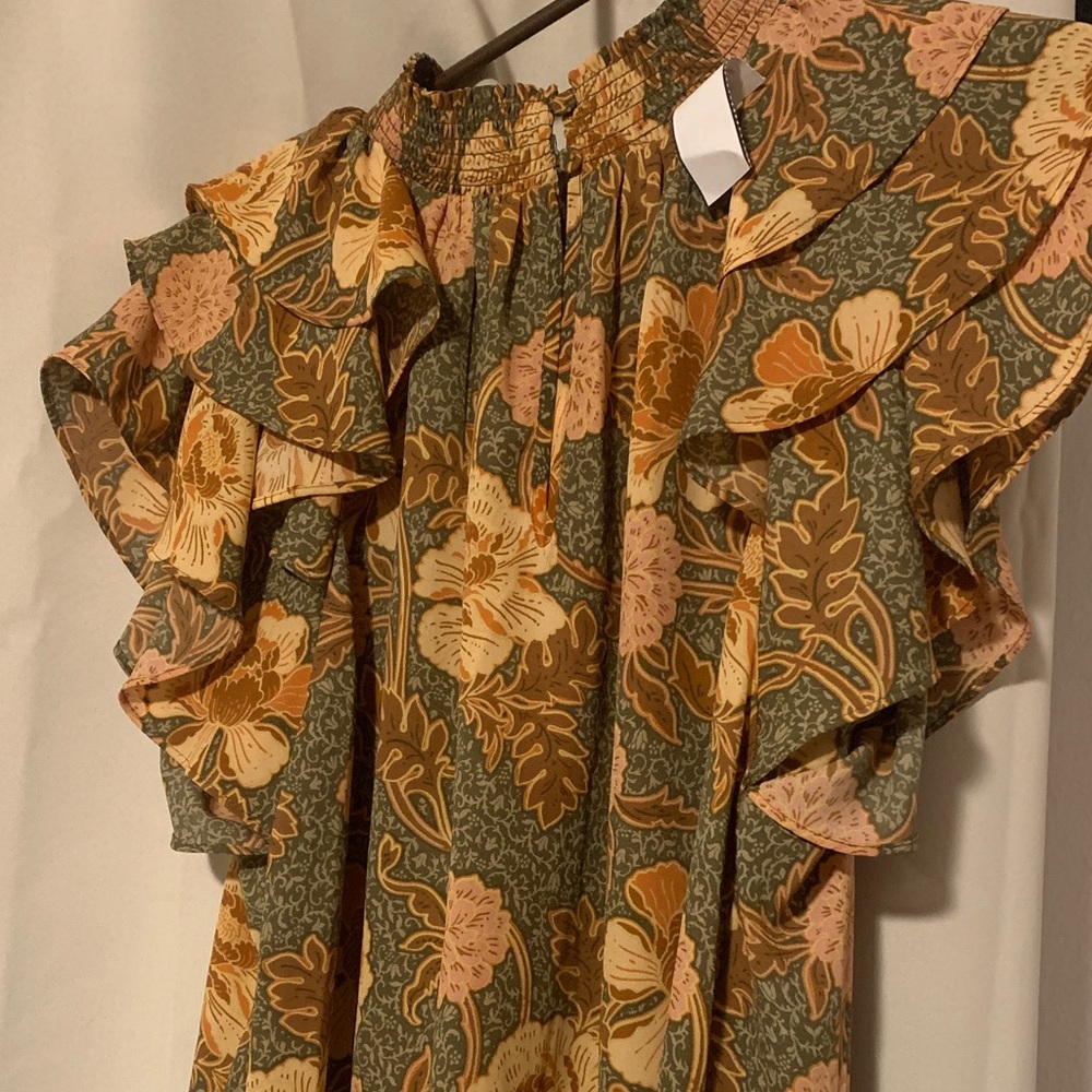 Floral Ruffle Sleeve